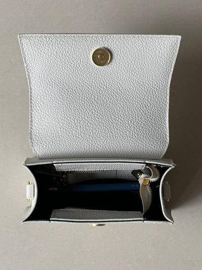 Square bag with pebble embossing, flap