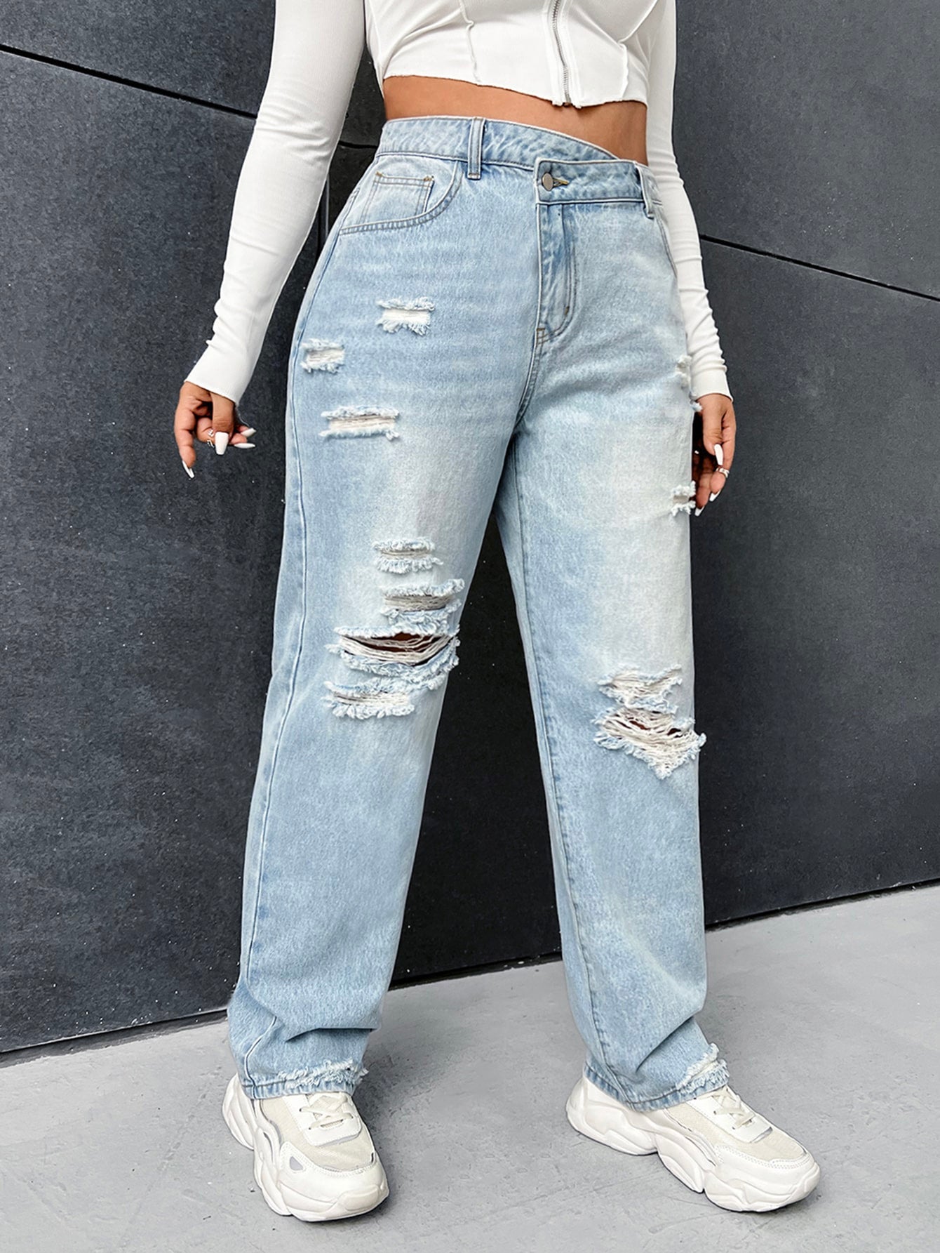 PLUSsize jeans with straight leg cut, ripped