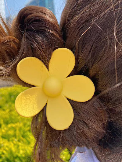 hair clip with flower design