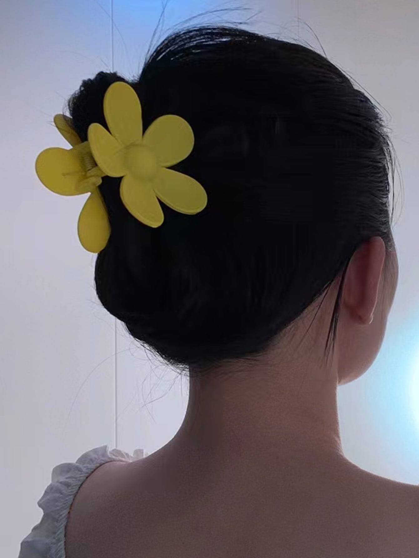 hair clip with flower design