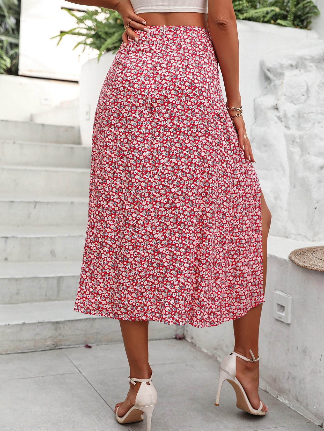 Skirt with floral pattern, slit (50% OFF)