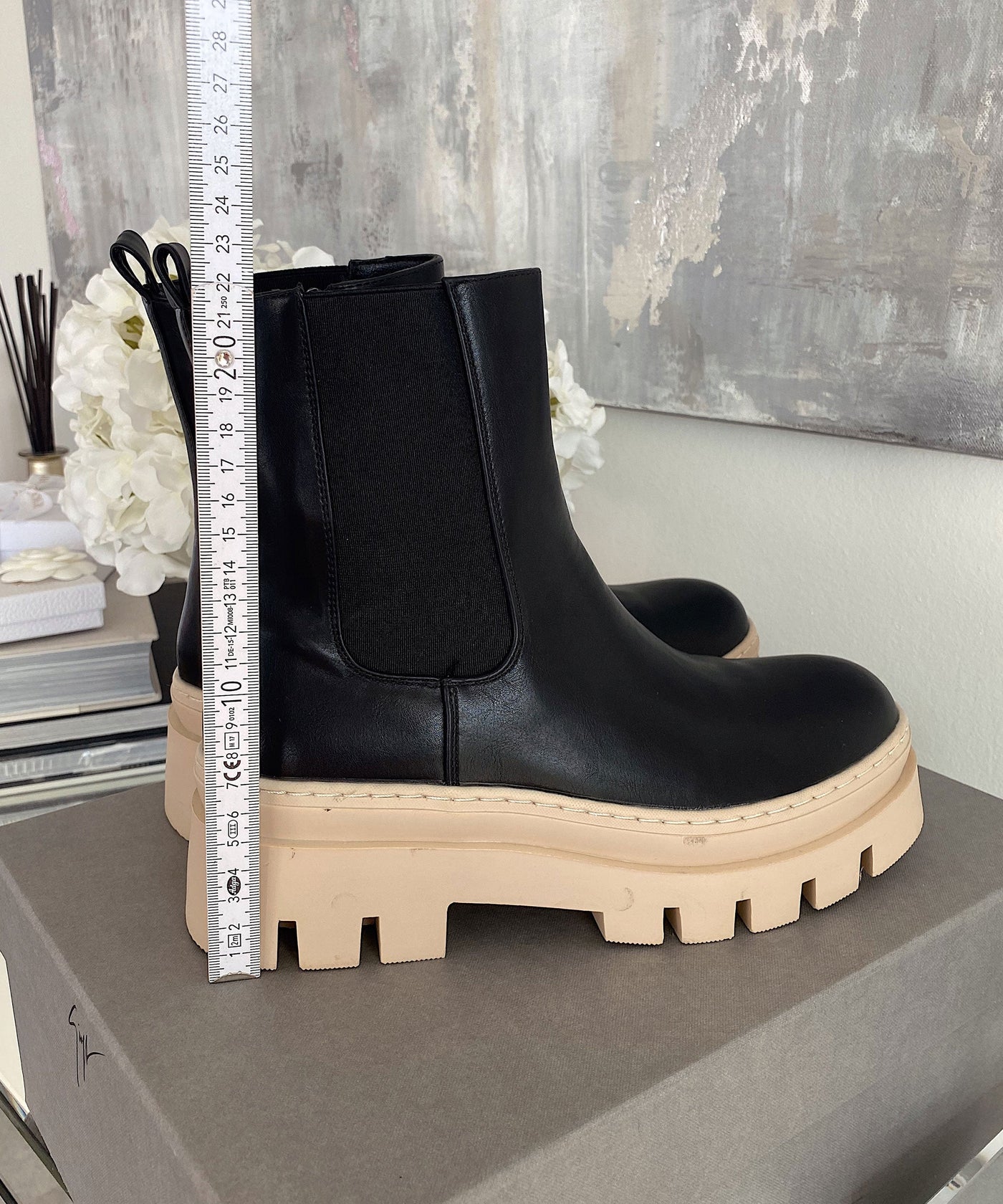 Chelsea Boots Nora Short Black Beige