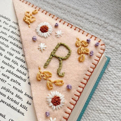 40% OFF | Personalized hand-embroidered corner bookmark 